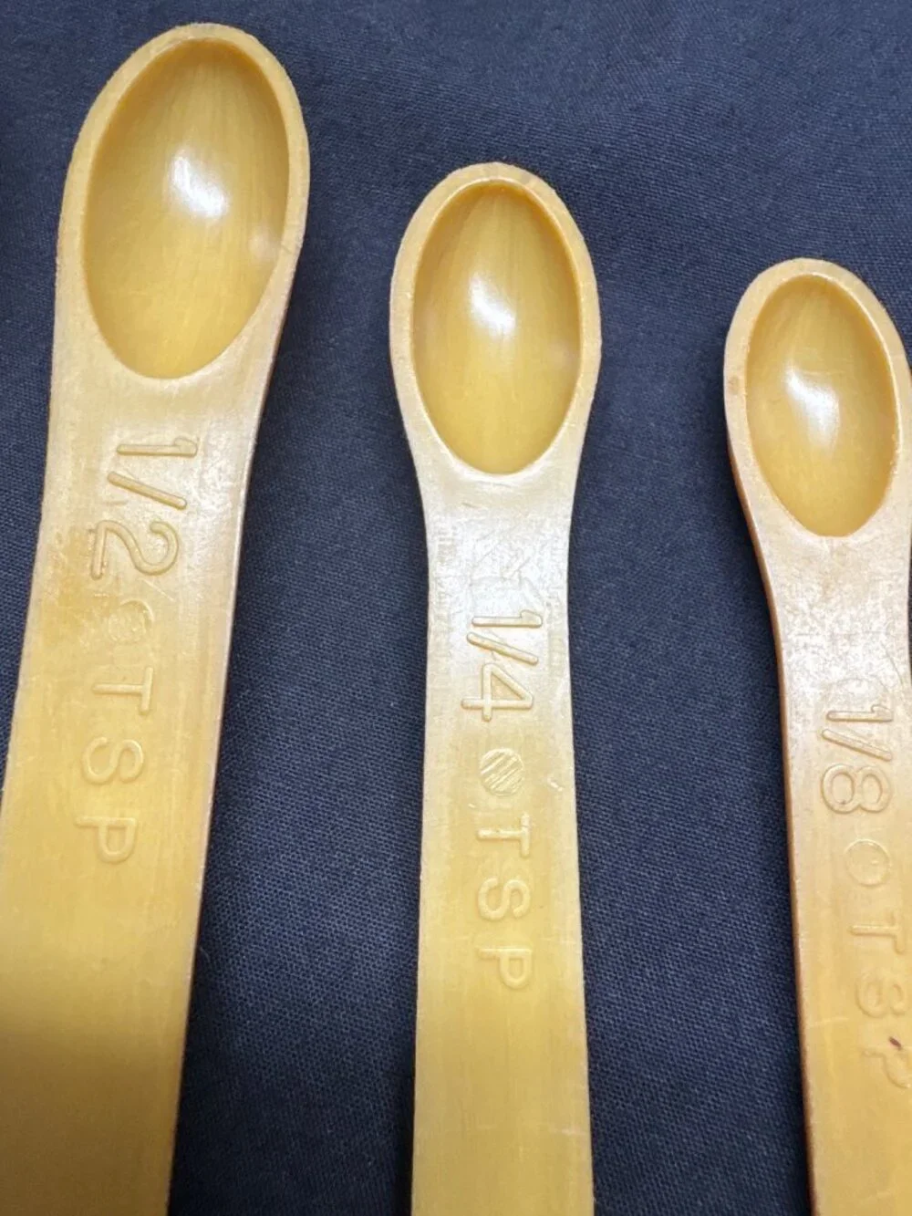 Vintage Foley Measuring Spoon Set 1 Tbsp To 1/8 Tsp Yellow Plastic Pre-Owned Inc